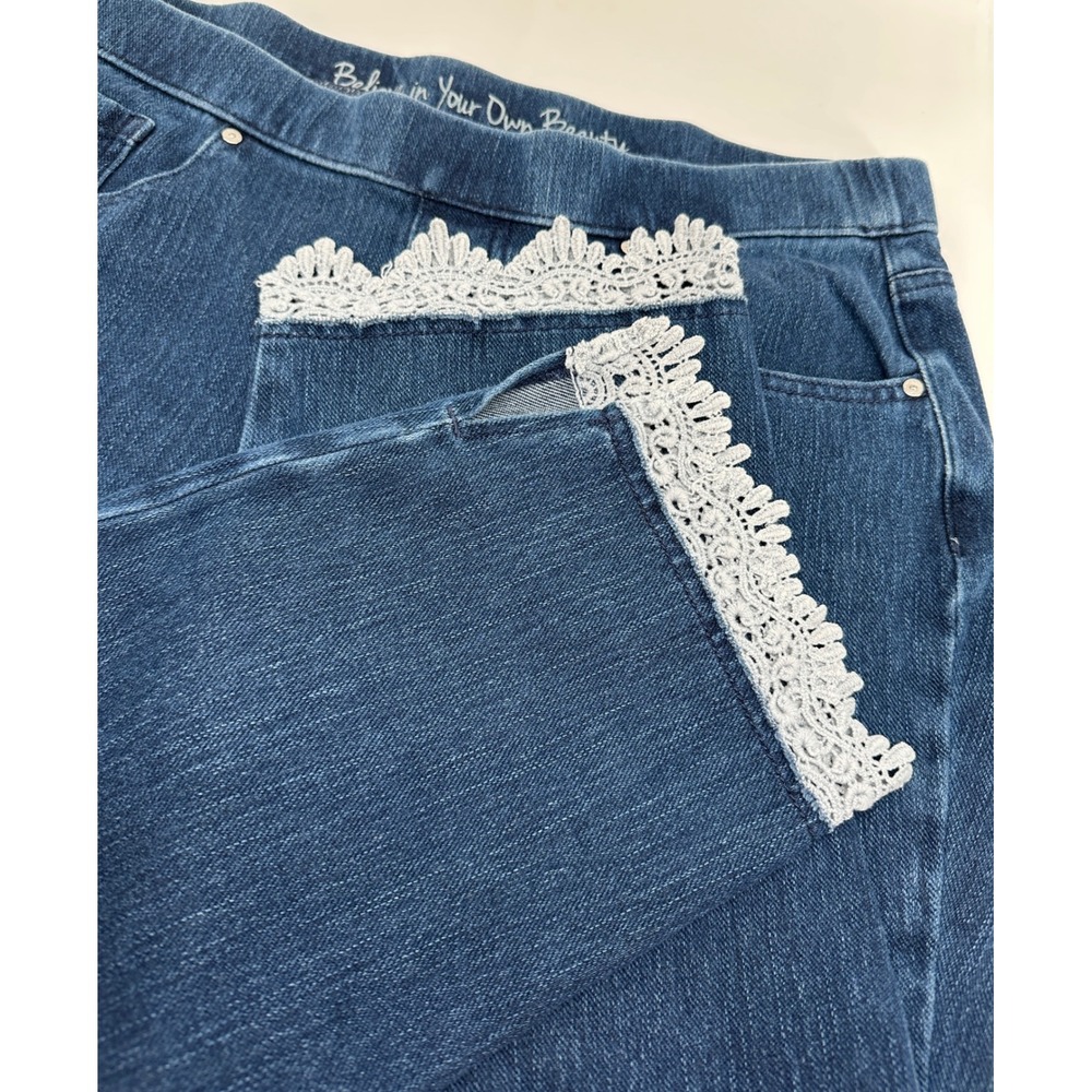 Belle by Kim Gravel Capri Jeans Women 14 Blue Lace Trim Stretch Pull On Denim - Picture 4 of 8